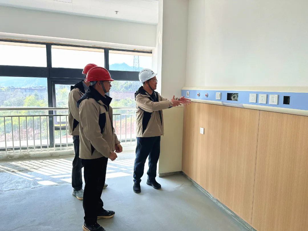 贛州建工集團(tuán)董事長(zhǎng)賴(lài)連洪深入大余縣醫(yī)養(yǎng)（康養(yǎng)）中心建設(shè)項(xiàng)目調(diào)研